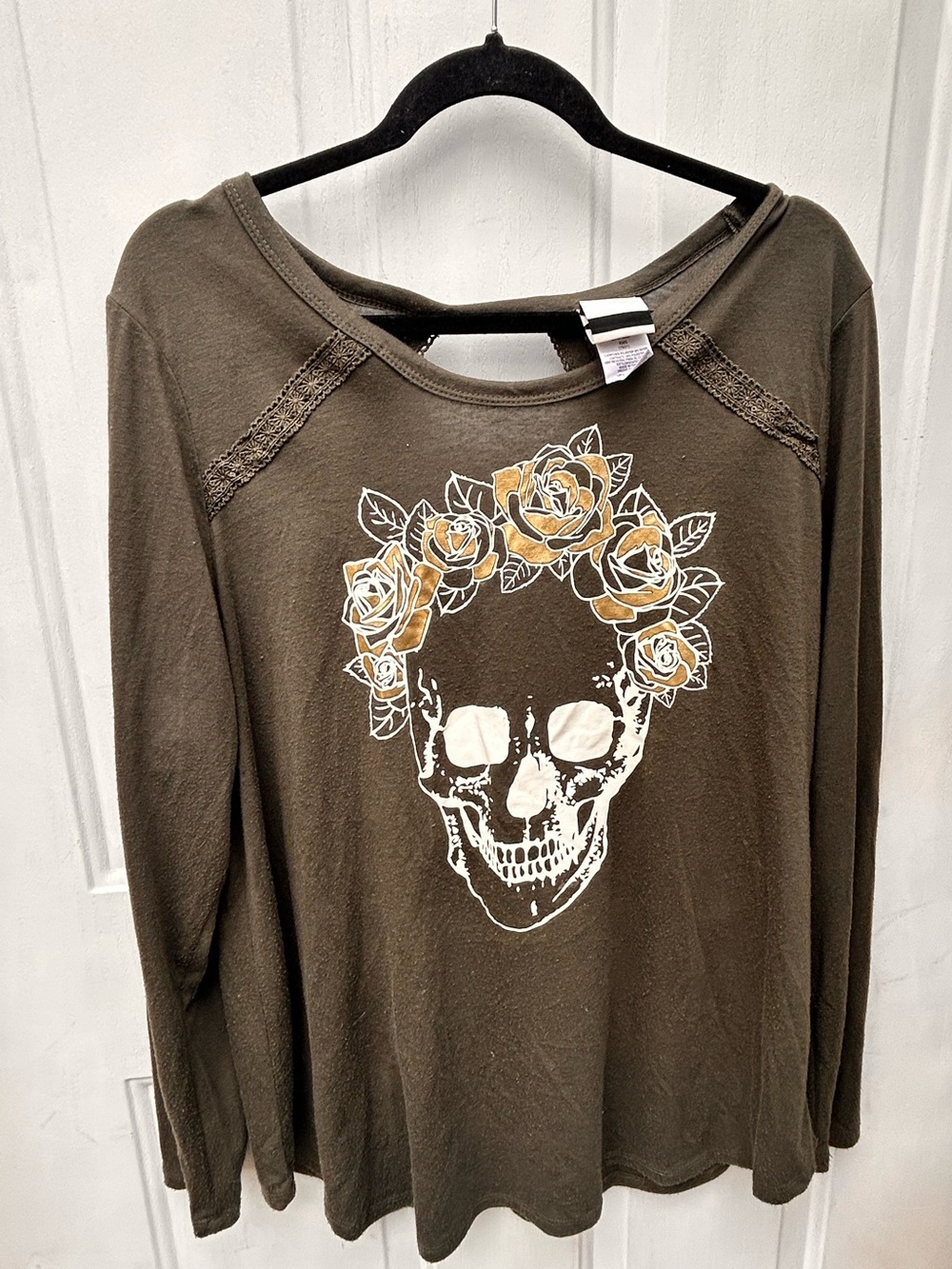 Jerry Leigh greenLong Sleeve Keyhole Skull Shirt XXL